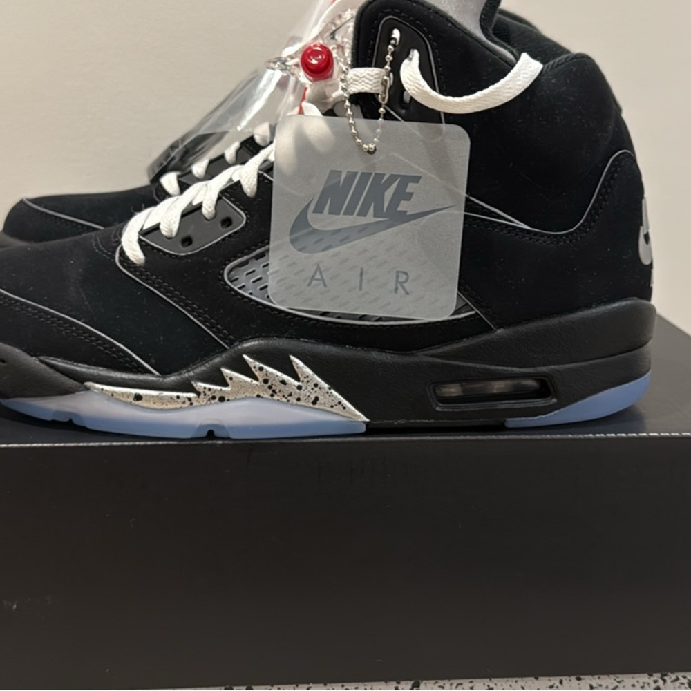 Nike Jordan 5 "Reimagined Black/White-Metallic silver-Fire Red"